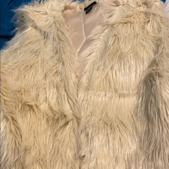 Cream furry vest!! - Picture 1 of 9